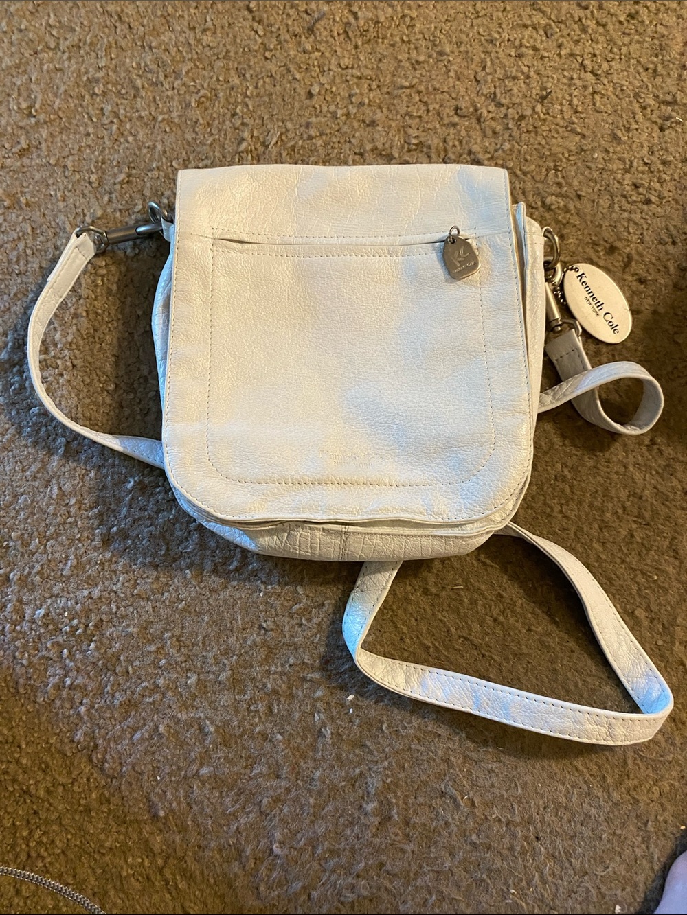 Kenneth Cole White Leather Crossbody with Front Flap EUC
